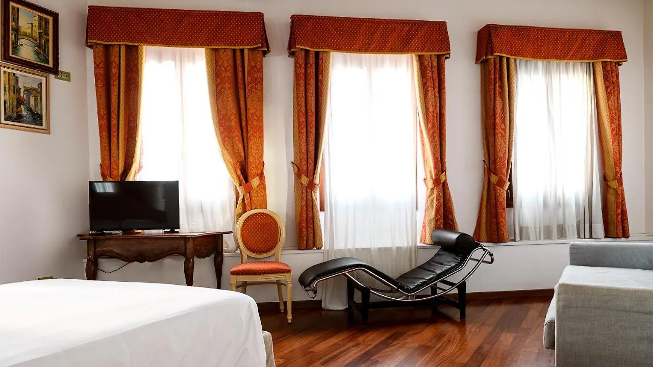 Guest house Casanova Fourrooms Venice Italy